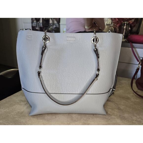 Calvin Klein blue reversable leather tote with matching pouch - Picture 7 of 8